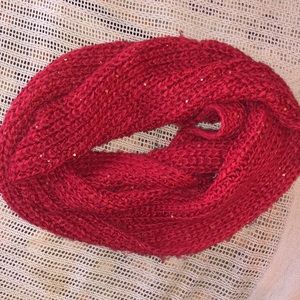 Red infinity scarf 🧣